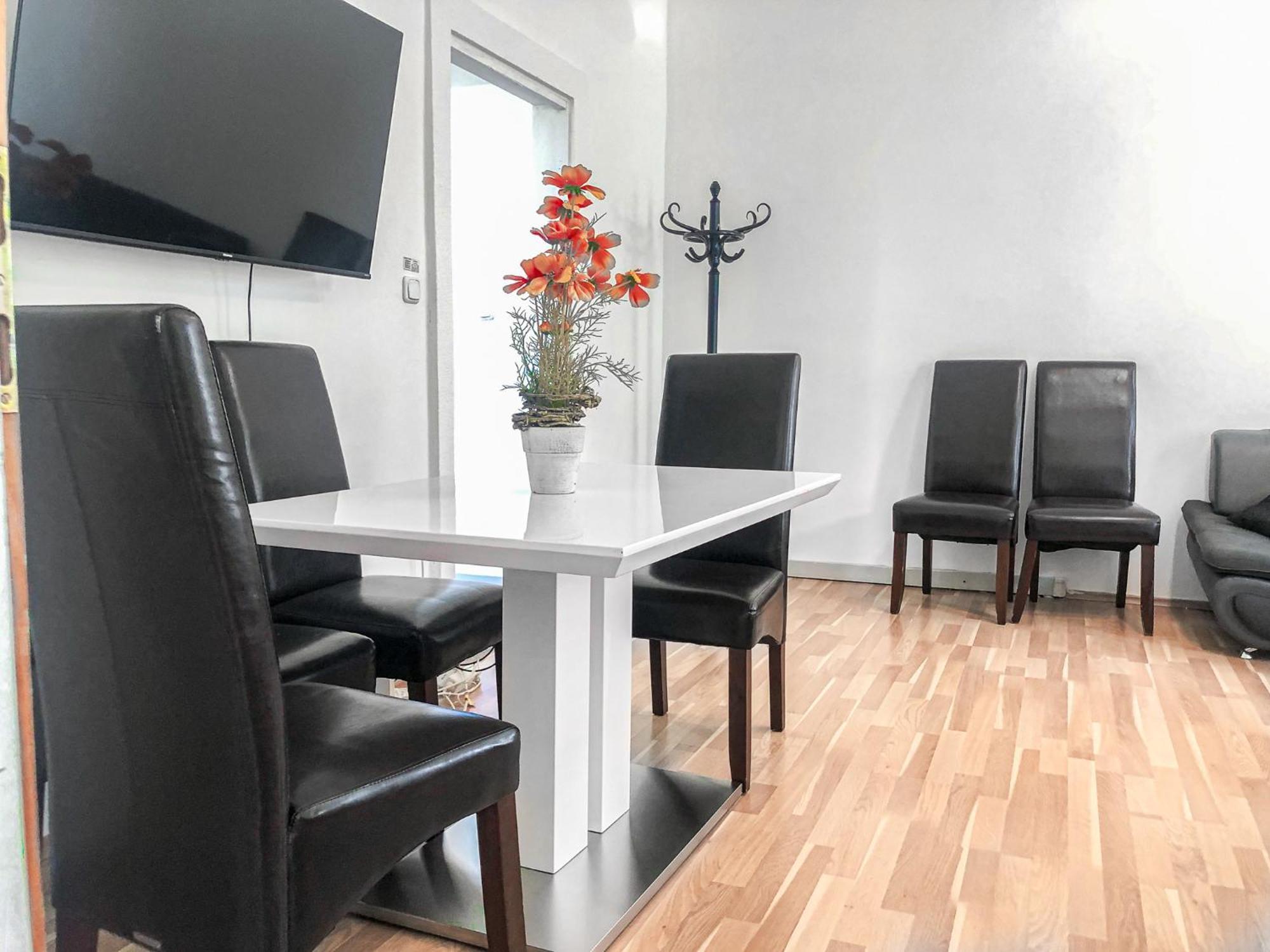 Apartment Stylish 2-br In Vienna's Simmering Area Wien